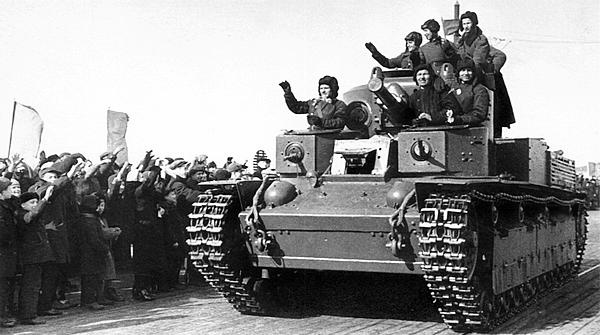 Иллюстрация к книге — Средний танк Т-28. Трёхглавый монстр Сталина [i_077.jpg]