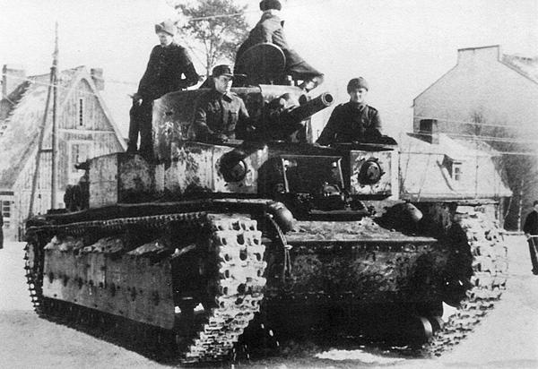 Иллюстрация к книге — Средний танк Т-28. Трёхглавый монстр Сталина [i_121.jpg]