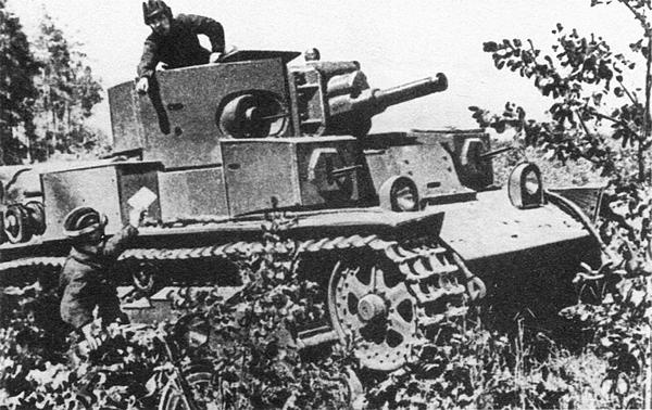 Иллюстрация к книге — Средний танк Т-28. Трёхглавый монстр Сталина [i_178.jpg]