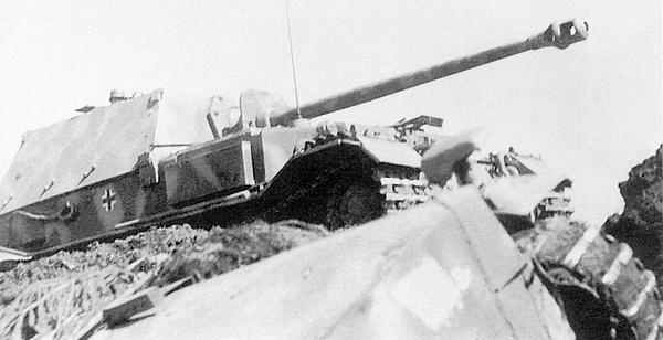 Иллюстрация к книге — «Элефант». Тяжёлое штурмовое орудие Фердинанда Порше [i_039.jpg]