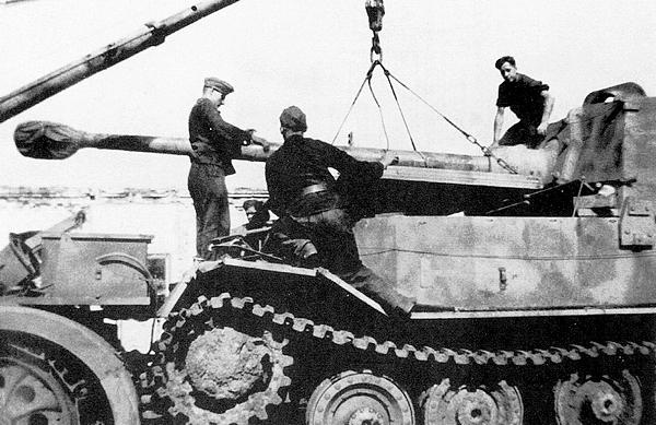 Иллюстрация к книге — «Элефант». Тяжёлое штурмовое орудие Фердинанда Порше [i_067.jpg]