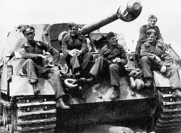 Иллюстрация к книге — «Элефант». Тяжёлое штурмовое орудие Фердинанда Порше [i_095.jpg]