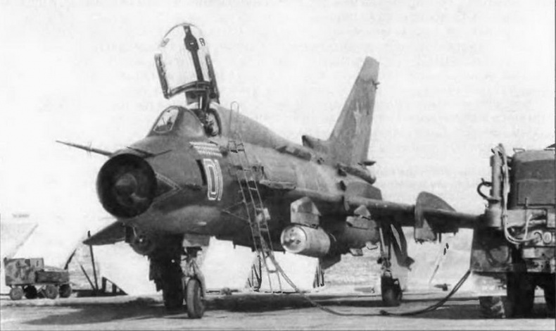 Иллюстрация к книге — Истребитель-бомбардировщик Су-17 [img_109.jpg]