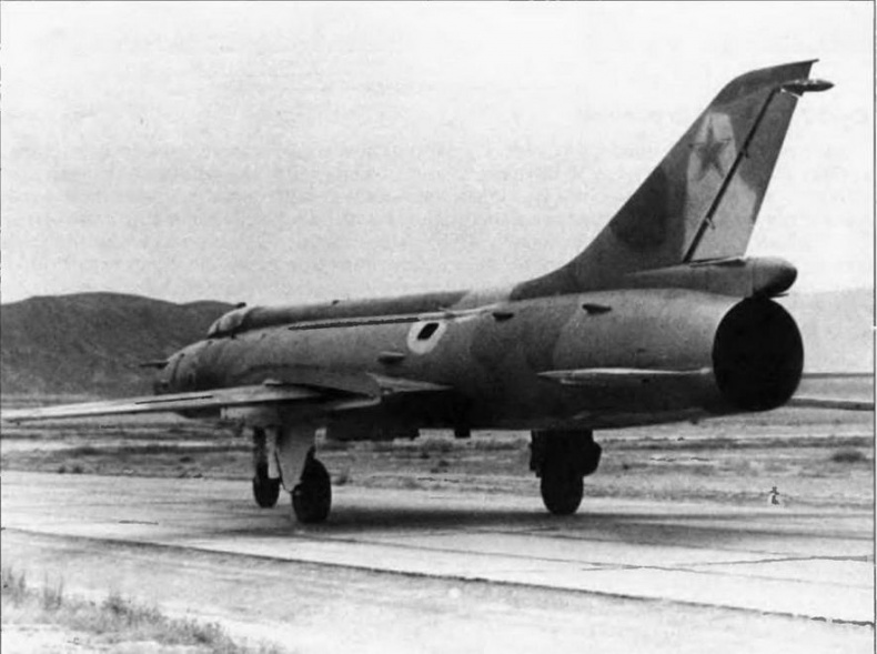 Иллюстрация к книге — Истребитель-бомбардировщик Су-17 [img_15.jpg]