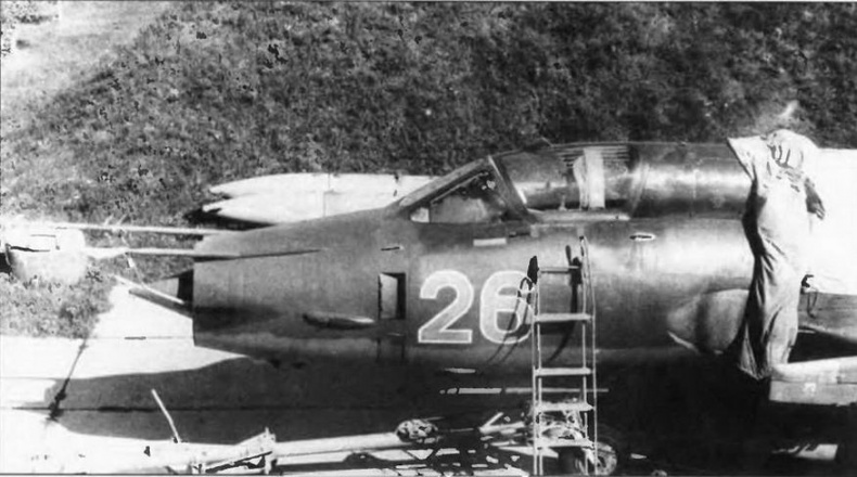 Иллюстрация к книге — Истребитель-бомбардировщик Су-17 [img_51.jpg]