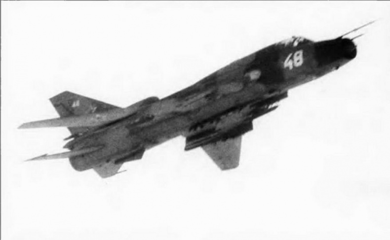 Иллюстрация к книге — Истребитель-бомбардировщик Су-17 [img_72.jpg]