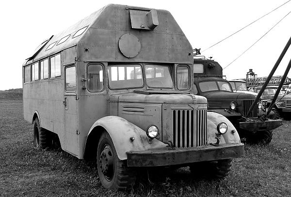 Иллюстрация к книге — Автомобили Советской Армии 1946-1991 [_113.jpg]