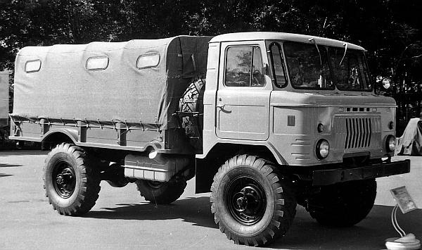 Иллюстрация к книге — Автомобили Советской Армии 1946-1991 [_148.jpg]