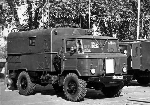 Иллюстрация к книге — Автомобили Советской Армии 1946-1991 [_156.jpg]