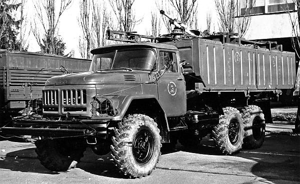 Иллюстрация к книге — Автомобили Советской Армии 1946-1991 [_204.jpg]