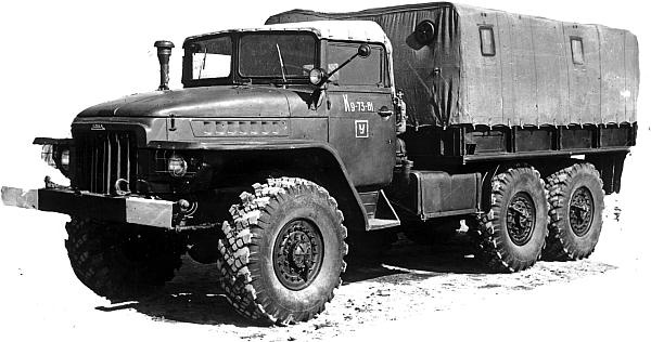 Иллюстрация к книге — Автомобили Советской Армии 1946-1991 [_218.jpg]