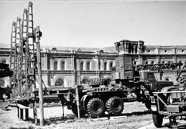 Иллюстрация к книге — Автомобили Советской Армии 1946-1991 [_253.jpg]