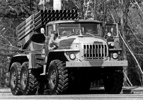 Иллюстрация к книге — Автомобили Советской Армии 1946-1991 [_305.jpg]