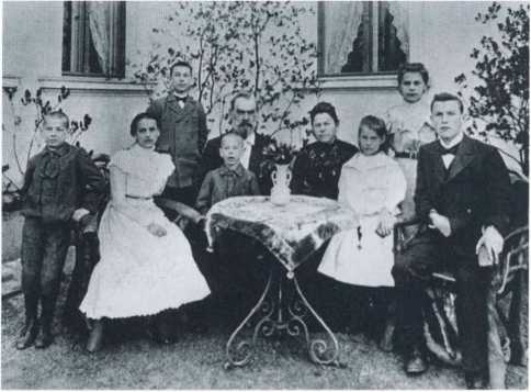 Иллюстрация к книге — Рихард Зорге [i_008.jpg]