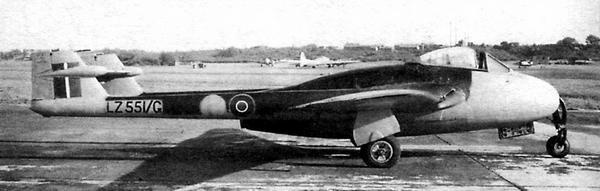 Иллюстрация к книге — Истребитель Де Хэвилленд «Вампир» [i_010.jpg]