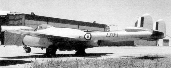 Иллюстрация к книге — Истребитель Де Хэвилленд «Вампир» [i_024.jpg]