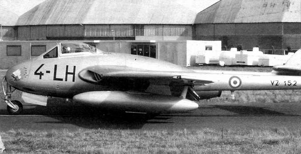 Иллюстрация к книге — Истребитель Де Хэвилленд «Вампир» [i_035.jpg]