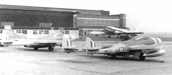 Иллюстрация к книге — Истребитель Де Хэвилленд «Вампир» [i_047.jpg]