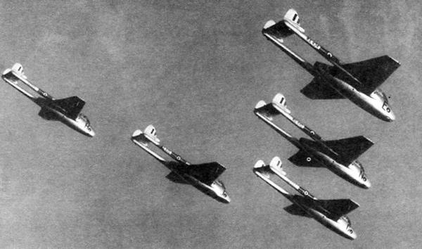 Иллюстрация к книге — Истребитель Де Хэвилленд «Вампир» [i_072.jpg]