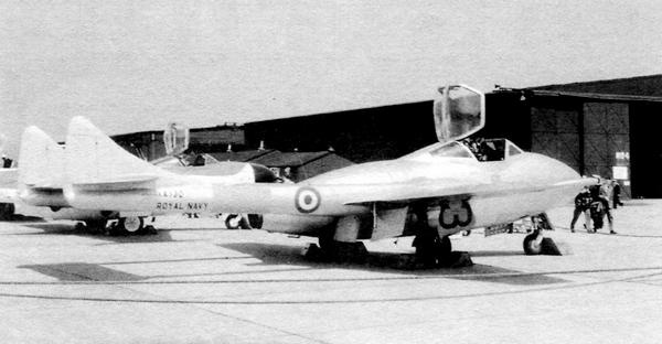 Иллюстрация к книге — Истребитель Де Хэвилленд «Вампир» [i_081.jpg]