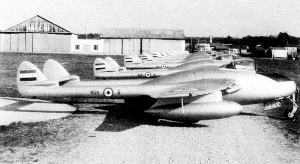 Иллюстрация к книге — Истребитель Де Хэвилленд «Вампир» [i_096.jpg]