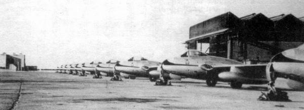 Иллюстрация к книге — Истребитель Де Хэвилленд «Вампир» [i_101.jpg]