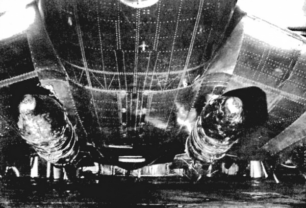 Иллюстрация к книге — Дальний бомбардировщик Ер-2. Самолет несбывшихся надежд [i_042.jpg]