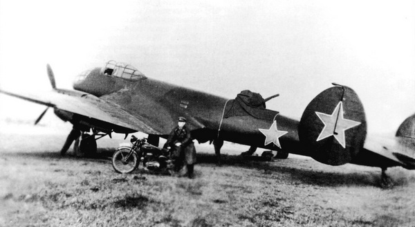 Иллюстрация к книге — Дальний бомбардировщик Ер-2. Самолет несбывшихся надежд [i_044.jpg]