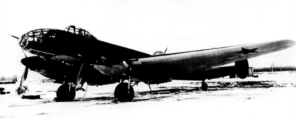 Иллюстрация к книге — Дальний бомбардировщик Ер-2. Самолет несбывшихся надежд [i_092.jpg]