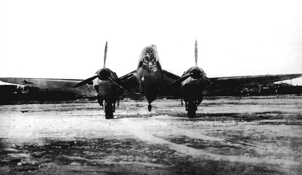 Иллюстрация к книге — Дальний бомбардировщик Ер-2. Самолет несбывшихся надежд [i_097.jpg]