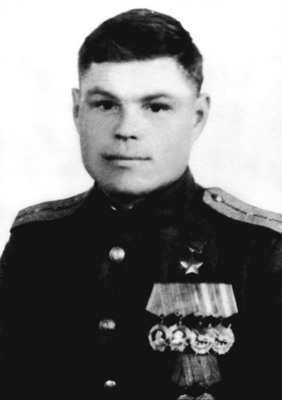 Иллюстрация к книге — Дальний бомбардировщик Ер-2. Самолет несбывшихся надежд [i_128.jpg]