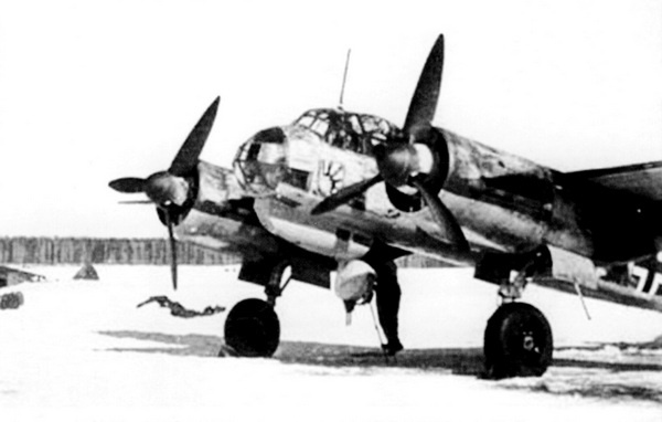 Иллюстрация к книге — Дальний бомбардировщик Ер-2. Самолет несбывшихся надежд [i_146.jpg]