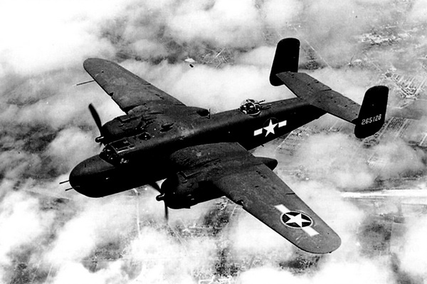 Иллюстрация к книге — Дальний бомбардировщик Ер-2. Самолет несбывшихся надежд [i_151.jpg]