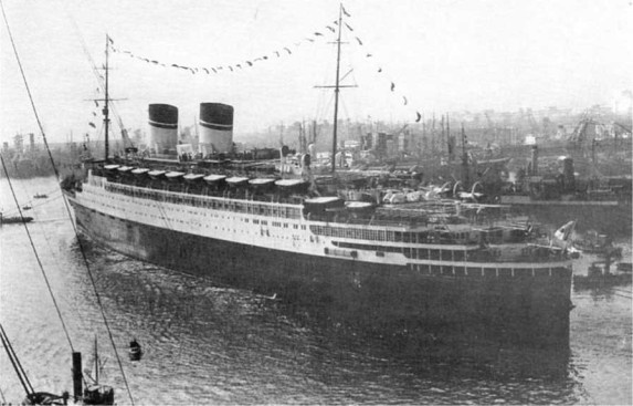 Иллюстрация к книге — Лайнеры на войне 1936-1968 гг. постройки [image138.jpg]