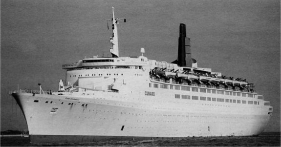 Иллюстрация к книге — Лайнеры на войне 1936-1968 гг. постройки [image188.jpg]