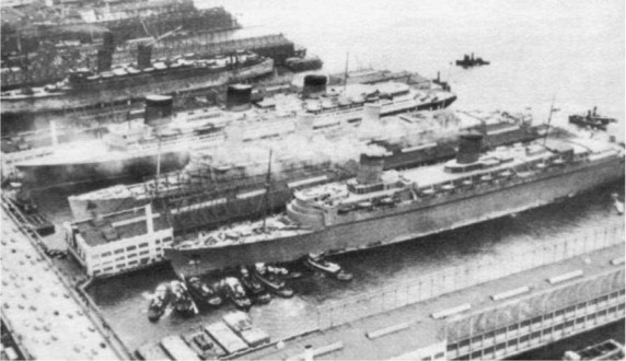 Иллюстрация к книге — Лайнеры на войне 1936-1968 гг. постройки [image72.jpg]