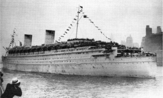 Иллюстрация к книге — Лайнеры на войне 1936-1968 гг. постройки [image81.jpg]