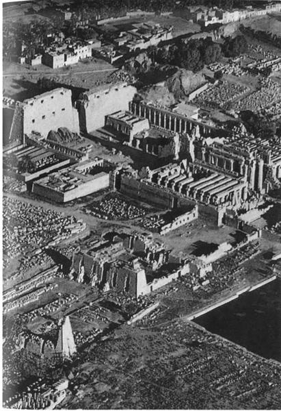 Иллюстрация к книге — Повседневная жизнь египетских богов [i_007.jpg]