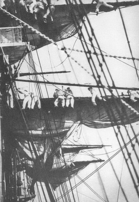 Иллюстрация к книге — Первые русские броненосцы [pic_1.jpg]