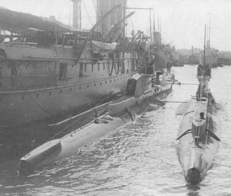 Иллюстрация к книге — Полуброненосный фрегат “Память Азова” (1885-1925) [pic_111.jpg]