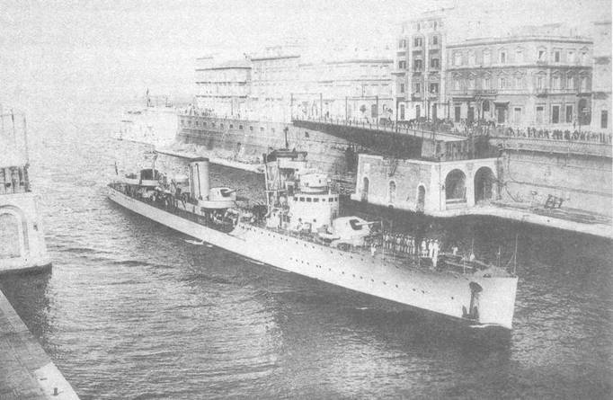 Иллюстрация к книге — Эскадренные миноносцы типа «Навигатори» [pic_82.jpg]