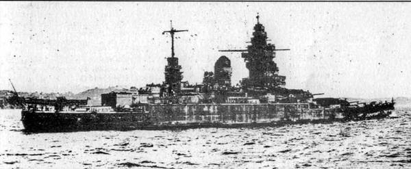 Иллюстрация к книге — Линейные корабли ’’Дюнкерк” и ’’Страсбург” [pic_20.jpg]