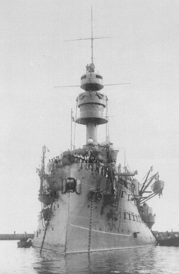 Иллюстрация к книге — Образцовые броненосцы Франции. Часть I. “Жорегибери”. 1891-1934 гг. [img_104.jpg]