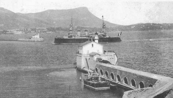 Иллюстрация к книге — Образцовые броненосцы Франции. Часть I. “Жорегибери”. 1891-1934 гг. [img_78.jpg]