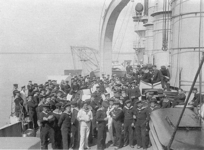 Иллюстрация к книге — Броненосные крейсера “Шарнхорст”, “Гнейзенау” и “Блюхер” (1905-1914) [pic_87.jpg]