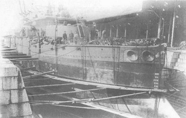 Иллюстрация к книге — Брустверно-башенные броненосцы “Глаттон”, “Девастейшен”, “Тандерер” и “Дредноут”. 1868-1908 гг. [img_59.jpg]