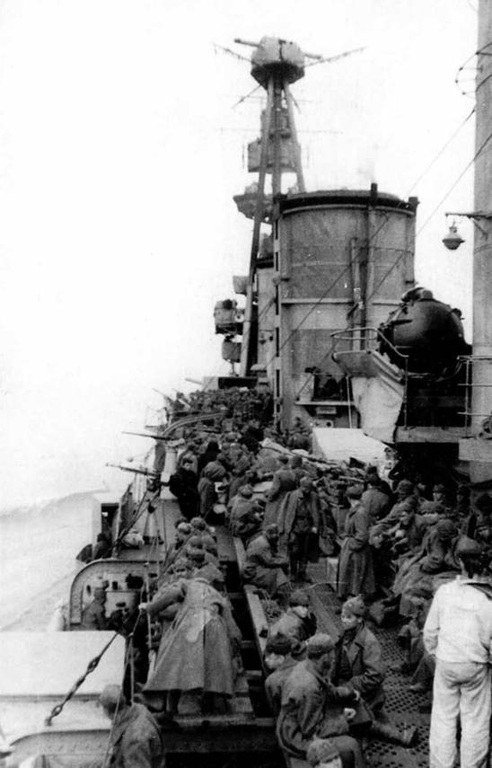 Иллюстрация к книге — Гвардейский крейсер «Красный Кавказ». [pic_108.jpg]