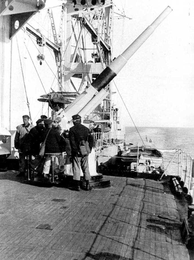 Иллюстрация к книге — Гвардейский крейсер «Красный Кавказ». [pic_127.jpg]