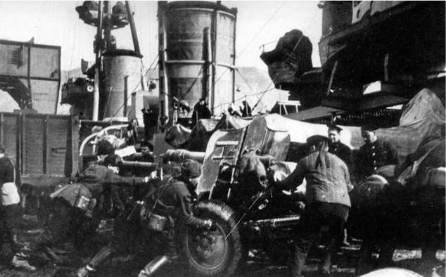 Иллюстрация к книге — Гвардейский крейсер «Красный Кавказ». [pic_147.jpg]