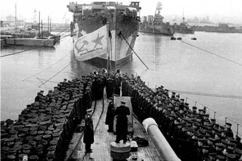 Иллюстрация к книге — Гвардейский крейсер «Красный Кавказ». [pic_153.jpg]